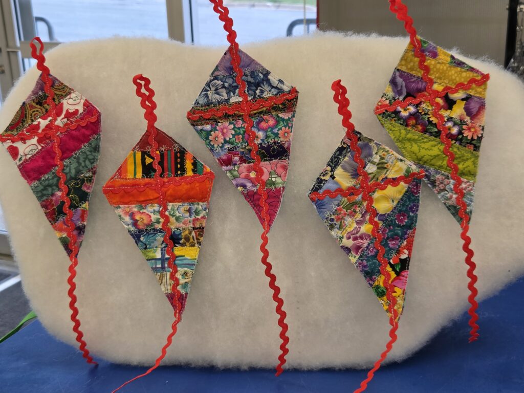Bonnie Richards Quilted ornaments with 5 different patterns